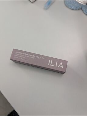 ILIA Liquid Powder Chromatic Eye Tint in Horse Chestnut (Brown)